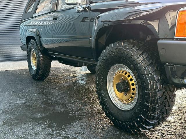 ハイラックスサーフ ＳＳＲ　５速ＭＴ　４ＷＤ　サンルーフ　メッキドアミラー　ＵＳフロントコーナー　新品テールレンズ　新品ＴＯＹＯオープンカントリーＭＴタイヤ　ルーフ　ＲＡＰＴＯＲ施工　下廻りＥＮＤＯＸ防錆施工（25枚目）