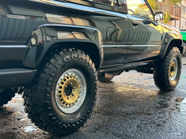 ハイラックスサーフ ＳＳＲ　５速ＭＴ　４ＷＤ　サンルーフ　メッキドアミラー　ＵＳフロントコーナー　新品テールレンズ　新品ＴＯＹＯオープンカントリーＭＴタイヤ　ルーフ　ＲＡＰＴＯＲ施工　下廻りＥＮＤＯＸ防錆施工（26枚目）