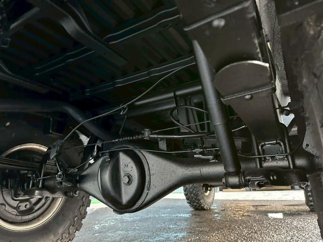 ハイラックスサーフ ＳＳＲ　５速ＭＴ　４ＷＤ　サンルーフ　メッキドアミラー　ＵＳフロントコーナー　新品テールレンズ　新品ＴＯＹＯオープンカントリーＭＴタイヤ　ルーフ　ＲＡＰＴＯＲ施工　下廻りＥＮＤＯＸ防錆施工（34枚目）