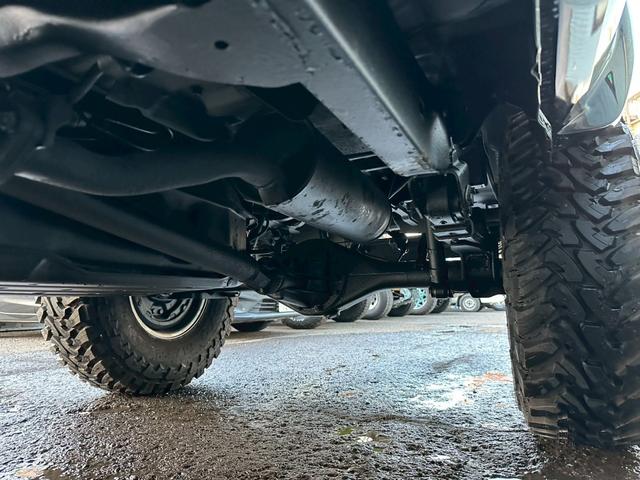 ハイラックスサーフ ＳＳＲ　５速ＭＴ　４ＷＤ　サンルーフ　メッキドアミラー　ＵＳフロントコーナー　新品テールレンズ　新品ＴＯＹＯオープンカントリーＭＴタイヤ　ルーフ　ＲＡＰＴＯＲ施工　下廻りＥＮＤＯＸ防錆施工（35枚目）