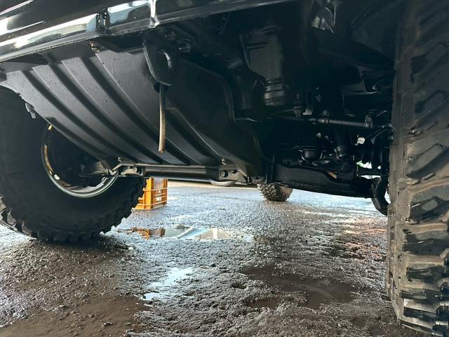 ハイラックスサーフ ＳＳＲ　５速ＭＴ　４ＷＤ　サンルーフ　メッキドアミラー　ＵＳフロントコーナー　新品テールレンズ　新品ＴＯＹＯオープンカントリーＭＴタイヤ　ルーフ　ＲＡＰＴＯＲ施工　下廻りＥＮＤＯＸ防錆施工（39枚目）