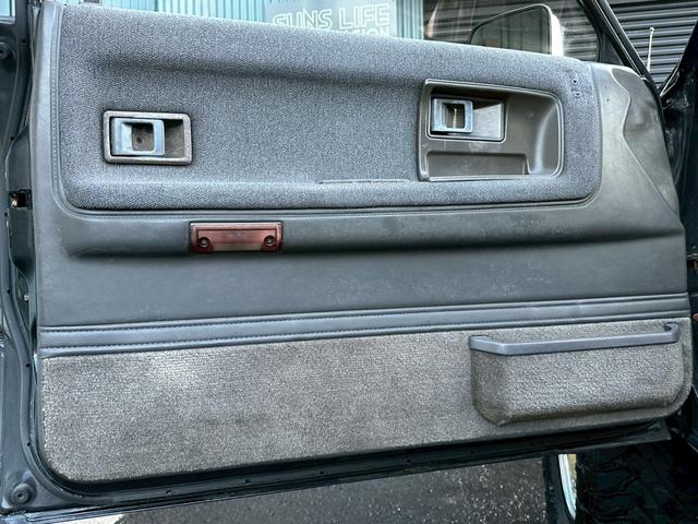 ハイラックスサーフ ＳＳＲ　５速ＭＴ　４ＷＤ　サンルーフ　メッキドアミラー　ＵＳフロントコーナー　新品テールレンズ　新品ＴＯＹＯオープンカントリーＭＴタイヤ　ルーフ　ＲＡＰＴＯＲ施工　下廻りＥＮＤＯＸ防錆施工（42枚目）