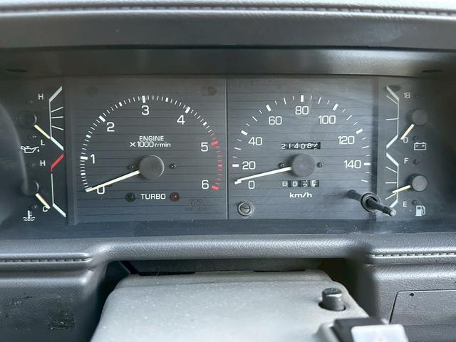 ハイラックスサーフ ＳＳＲ　５速ＭＴ　４ＷＤ　サンルーフ　メッキドアミラー　ＵＳフロントコーナー　新品テールレンズ　新品ＴＯＹＯオープンカントリーＭＴタイヤ　ルーフ　ＲＡＰＴＯＲ施工　下廻りＥＮＤＯＸ防錆施工（47枚目）