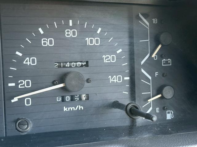 ハイラックスサーフ ＳＳＲ　５速ＭＴ　４ＷＤ　サンルーフ　メッキドアミラー　ＵＳフロントコーナー　新品テールレンズ　新品ＴＯＹＯオープンカントリーＭＴタイヤ　ルーフ　ＲＡＰＴＯＲ施工　下廻りＥＮＤＯＸ防錆施工（48枚目）