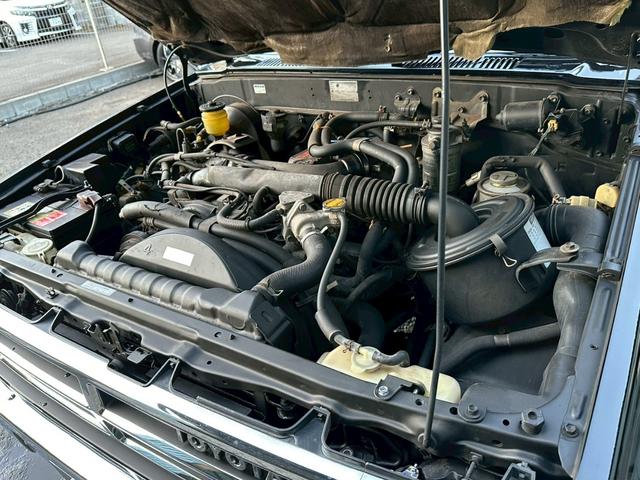 ハイラックスサーフ ＳＳＲ　５速ＭＴ　４ＷＤ　サンルーフ　メッキドアミラー　ＵＳフロントコーナー　新品テールレンズ　新品ＴＯＹＯオープンカントリーＭＴタイヤ　ルーフ　ＲＡＰＴＯＲ施工　下廻りＥＮＤＯＸ防錆施工（56枚目）