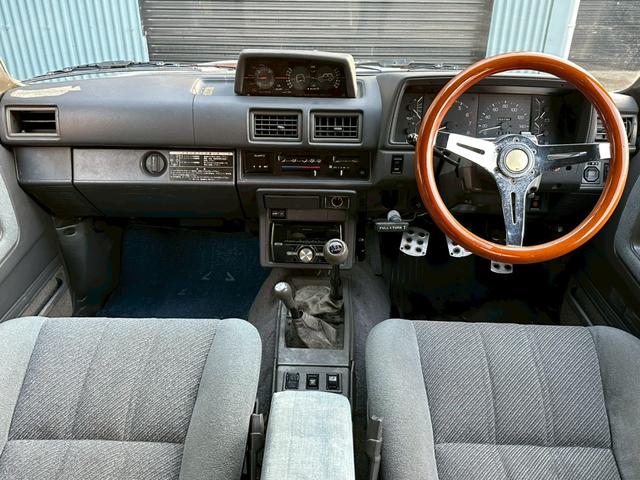 ハイラックスサーフ ＳＳＲリミテッド　４ＷＤ　リフトアップ　下回りシャーシブラック施工　社外１５インチアルミホイール　ＢＦグッドリッチＭＴタイヤ　社外ウッドメッキスポークステアリング　社外ＣＤオーディオ　社外キーレス　ＥＴＣ（48枚目）