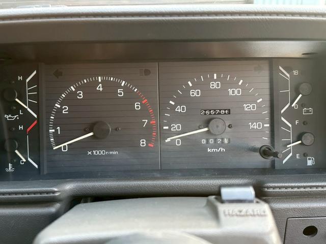 ハイラックスサーフ ＳＳＲリミテッド　４ＷＤ　リフトアップ　下回りシャーシブラック施工　社外１５インチアルミホイール　ＢＦグッドリッチＭＴタイヤ　社外ウッドメッキスポークステアリング　社外ＣＤオーディオ　社外キーレス　ＥＴＣ（50枚目）