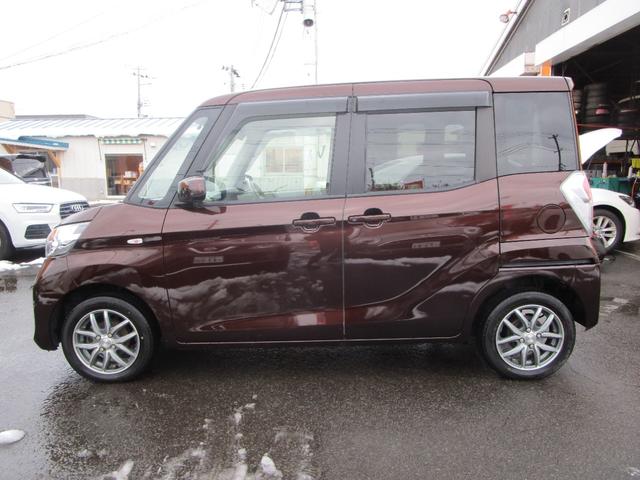 デイズルークス Ｘ　４ＷＤ　プッシュスタート　左オートスライドドア　アラウンドビューモニター　ＥＴＣ　社外アルミ（9枚目）