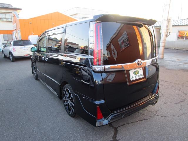 ノア Si 4WD プッシュスタート フリップダウンモニター TRDフロントサイドガーニッシュ 左オートスライドドア 社外フルセグTVナビ バックカメラ ETC ドラレコ(8枚目)