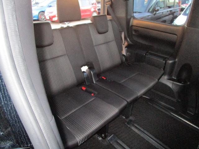 ノア Si 4WD プッシュスタート フリップダウンモニター TRDフロントサイドガーニッシュ 左オートスライドドア 社外フルセグTVナビ バックカメラ ETC ドラレコ(29枚目)