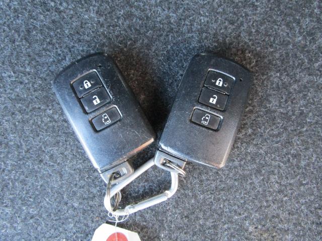 ノア Si 4WD プッシュスタート フリップダウンモニター TRDフロントサイドガーニッシュ 左オートスライドドア 社外フルセグTVナビ バックカメラ ETC ドラレコ(43枚目)