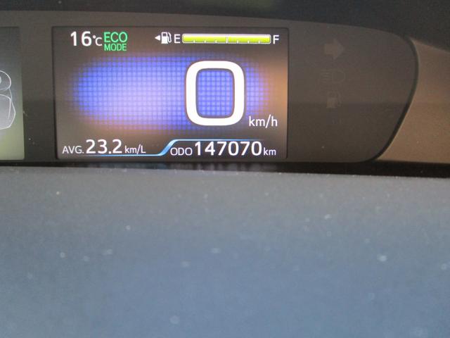 プリウス Ｓセーフティプラス　４ＷＤ　防錆処理　プッシュスタート　アルパインフルセグＴＶナビ　バックカメラ　ＥＴＣ　純正リモートスタート（10枚目）
