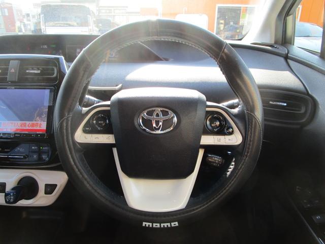 プリウス Ｓセーフティプラス　４ＷＤ　防錆処理　プッシュスタート　アルパインフルセグＴＶナビ　バックカメラ　ＥＴＣ　純正リモートスタート（12枚目）