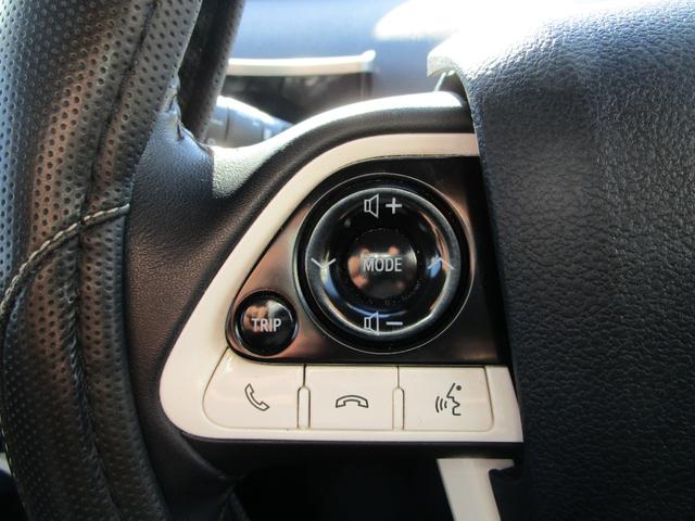 プリウス Ｓセーフティプラス　４ＷＤ　防錆処理　プッシュスタート　アルパインフルセグＴＶナビ　バックカメラ　ＥＴＣ　純正リモートスタート（13枚目）