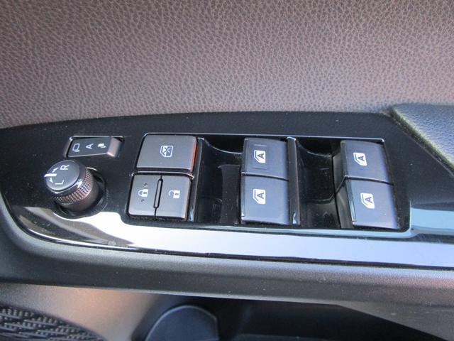 プリウス Ｓセーフティプラス　４ＷＤ　防錆処理　プッシュスタート　アルパインフルセグＴＶナビ　バックカメラ　ＥＴＣ　純正リモートスタート（23枚目）