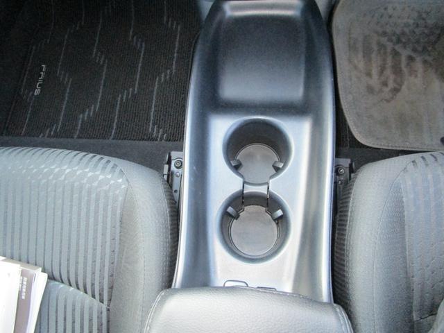 プリウス Ｓセーフティプラス　４ＷＤ　防錆処理　プッシュスタート　アルパインフルセグＴＶナビ　バックカメラ　ＥＴＣ　純正リモートスタート（24枚目）