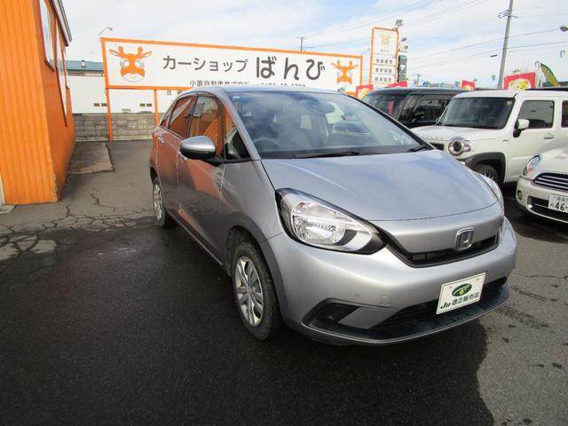 フィット ベーシック　４ＷＤ　防錆処理　プッシュスタート　クルーズコントロール　バックモニター　コーナーセンサー　ドライブレコーダー　ＥＴＣ（4枚目）