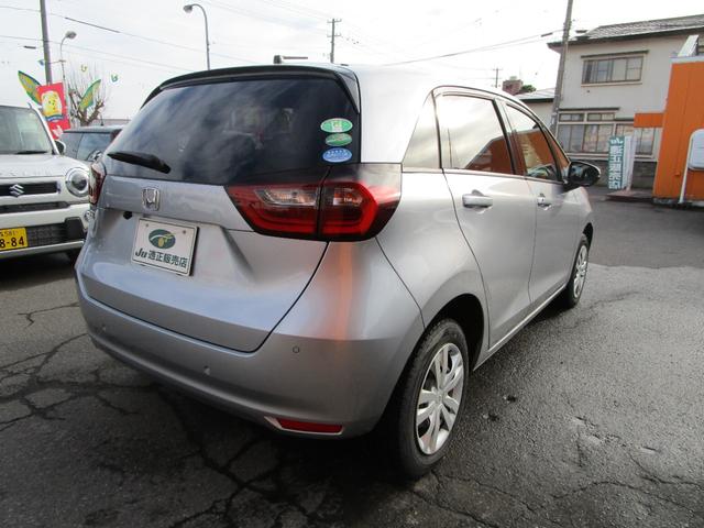 フィット ベーシック　４ＷＤ　防錆処理　プッシュスタート　クルーズコントロール　バックモニター　コーナーセンサー　ドライブレコーダー　ＥＴＣ（6枚目）