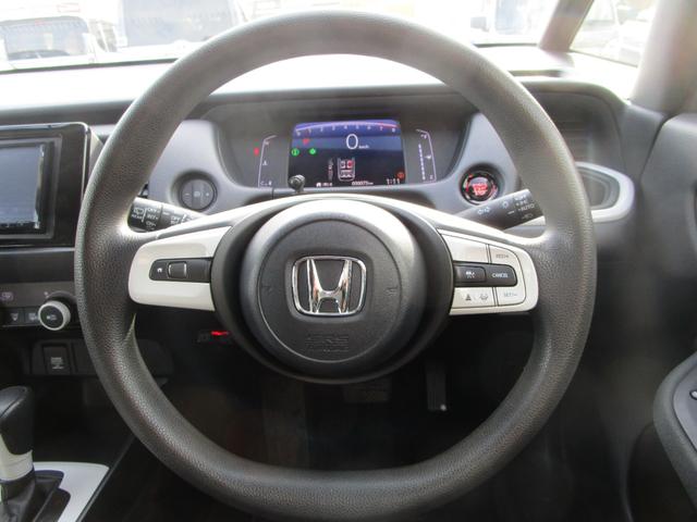 フィット ベーシック　４ＷＤ　防錆処理　プッシュスタート　クルーズコントロール　バックモニター　コーナーセンサー　ドライブレコーダー　ＥＴＣ（13枚目）