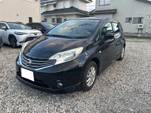 ノート Ｘ　ＤＩＧ－Ｓ　純正ＳＤナビ・社外アルミホイール・オートエアコン・プッシュスタート・スマートキー（2枚目）