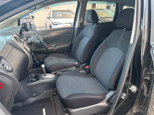 ノート Ｘ　ＤＩＧ－Ｓ　純正ＳＤナビ・社外アルミホイール・オートエアコン・プッシュスタート・スマートキー（12枚目）