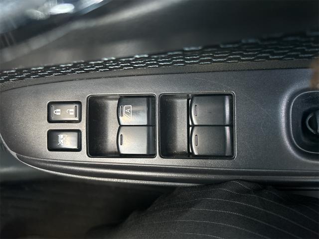 ノート Ｘ　ＤＩＧ－Ｓ　純正ＳＤナビ・社外アルミホイール・オートエアコン・プッシュスタート・スマートキー（20枚目）