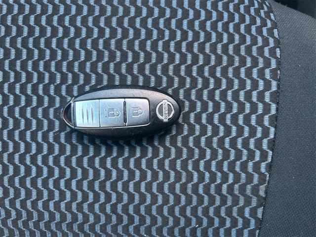 ノート Ｘ　ＤＩＧ－Ｓ　純正ＳＤナビ・社外アルミホイール・オートエアコン・プッシュスタート・スマートキー（22枚目）