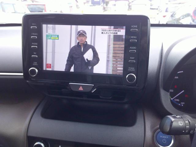 ヤリスクロス ハイブリッドＺ　４ＷＤ　メモリーナビ　フルセグＴＶ　バックカメラ　スマートキー　ドライブレコーダー　ＣＤ　クリアランスソナー　衝突被害軽減システム　レーンアシスト　記録簿　アイドリングストップ　オートライト（6枚目）
