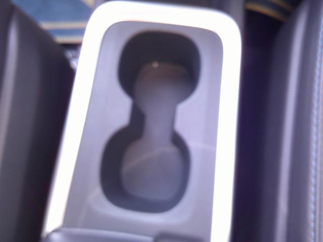 ヴォクシー ハイブリッドS-Z 7人乗り・ワンオーナー・禁煙車・100V電源・1500W・フルセグTV・寒冷地仕様・バックカメラ・寒冷地仕様・純正アルミ(19枚目)