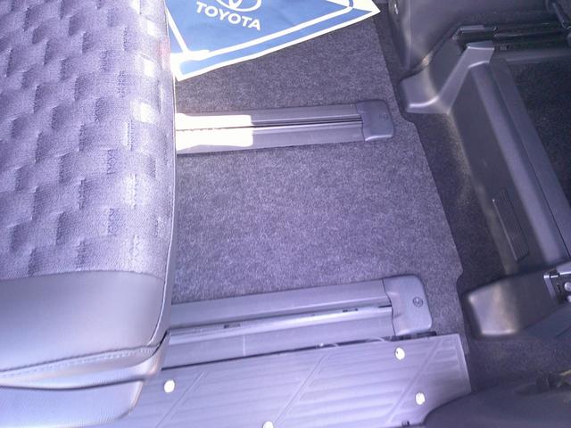 ヴォクシー ハイブリッドS-Z 7人乗り・ワンオーナー・禁煙車・100V電源・1500W・フルセグTV・寒冷地仕様・バックカメラ・寒冷地仕様・純正アルミ(30枚目)