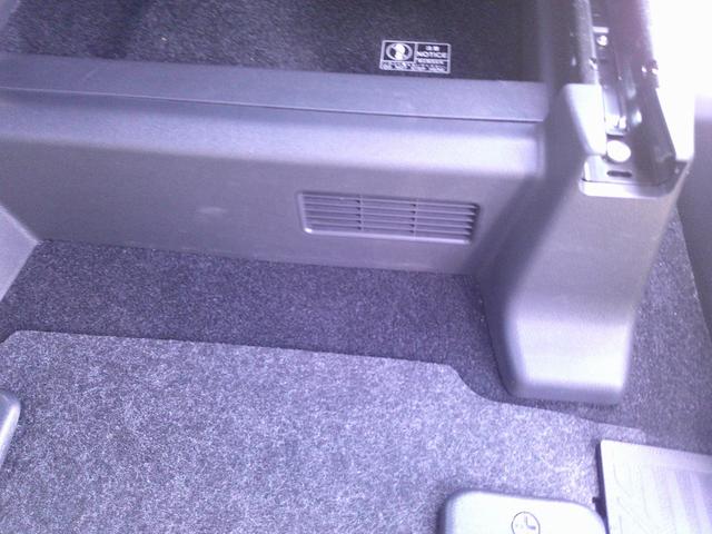 ヴォクシー ハイブリッドS-Z 7人乗り・ワンオーナー・禁煙車・100V電源・1500W・フルセグTV・寒冷地仕様・バックカメラ・寒冷地仕様・純正アルミ(31枚目)