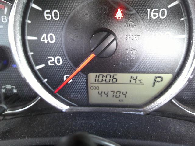 カローラアクシオ １．５Ｇ　寒冷地仕様・リヤワイパー・ＥＴＣ・ワンオーナー・フルセグナビ・バックカメラ・禁煙車・社外アルミ・前後ドライブレター（4枚目）