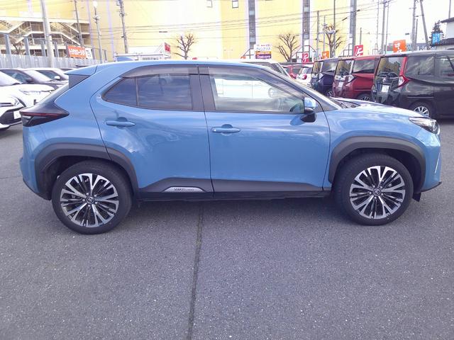 ヤリスクロス ハイブリッドＺ　禁煙車・ワンオーナー・ディスプレイオーディオ・バックカメラ・フロントカメラ・サイドカメラ・バックカメラ・寒冷地仕様・シートヒーター・アルミホイール（12枚目）