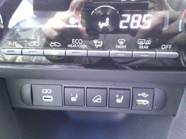 ヤリスクロス ハイブリッドＺ　禁煙車・ワンオーナー・ディスプレイオーディオ・バックカメラ・フロントカメラ・サイドカメラ・バックカメラ・寒冷地仕様・シートヒーター・アルミホイール（31枚目）