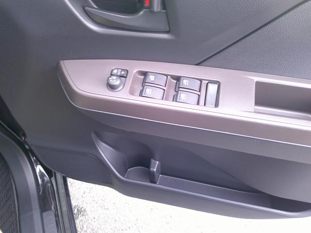 ルーミー Ｘ　４ＷＤ　ワンオーナー・フルセグナビ・ＣＤ／ＤＶＤ再生・Ｂｌｕｅｔｏｏｔｈ対応機種・禁煙車（10枚目）