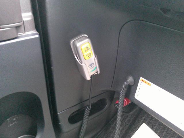 スペイド Ｘ　４ＷＤ　ウェルキャブＡタイプ４ＷＤ・３人乗り・助手席電動回転車椅子仕様・ワンオーナー・寒冷地仕様・禁煙車・ＣＤデッキ（9枚目）