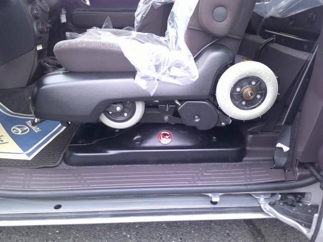 スペイド Ｘ　４ＷＤ　ウェルキャブＡタイプ４ＷＤ・３人乗り・助手席電動回転車椅子仕様・ワンオーナー・寒冷地仕様・禁煙車・ＣＤデッキ（12枚目）