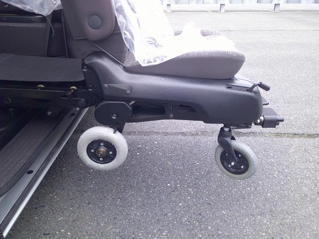 スペイド Ｘ　４ＷＤ　ウェルキャブＡタイプ４ＷＤ・３人乗り・助手席電動回転車椅子仕様・ワンオーナー・寒冷地仕様・禁煙車・ＣＤデッキ（15枚目）