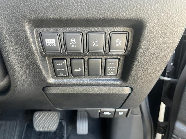 エルグランド ライダー　ブラックライン　黒本革シート　両側パワースライドドア　パワーバックゲート　ＥＴＣ　フロントハブベアリング交換済み　ＣＶＴフルード交換済み　すぐにのれる（25枚目）