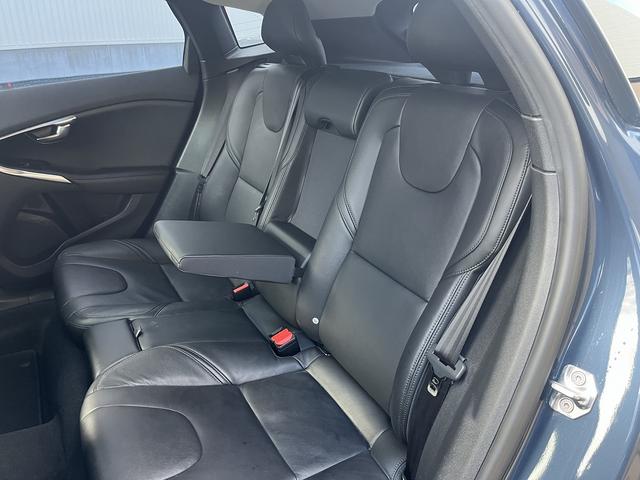V40 D4 インスクリプション ポールスターパフォーマンス搭載 ボルボシティーセーフティー 経済的なディーゼルモデル(11枚目)