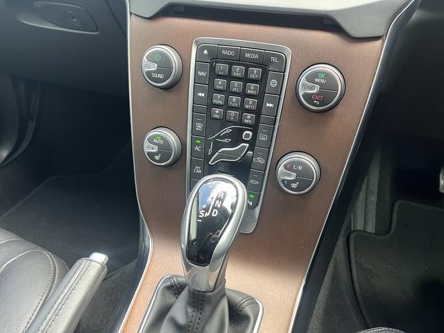 V40 D4 インスクリプション ポールスターパフォーマンス搭載 ボルボシティーセーフティー 経済的なディーゼルモデル(14枚目)