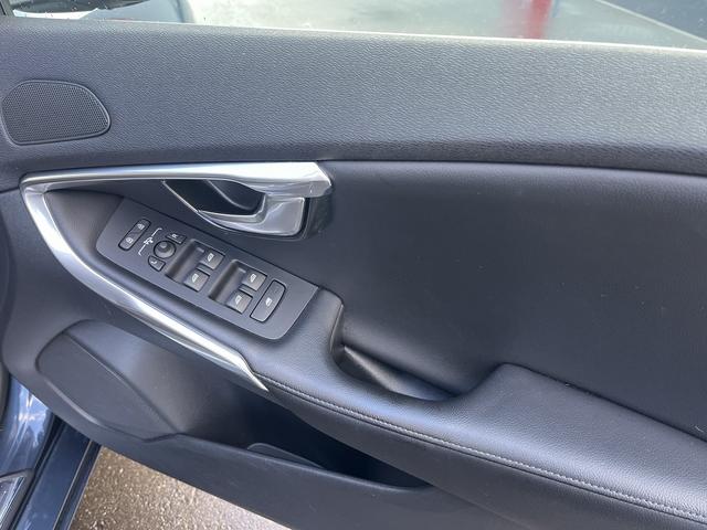 V40 D4 インスクリプション ポールスターパフォーマンス搭載 ボルボシティーセーフティー 経済的なディーゼルモデル(24枚目)