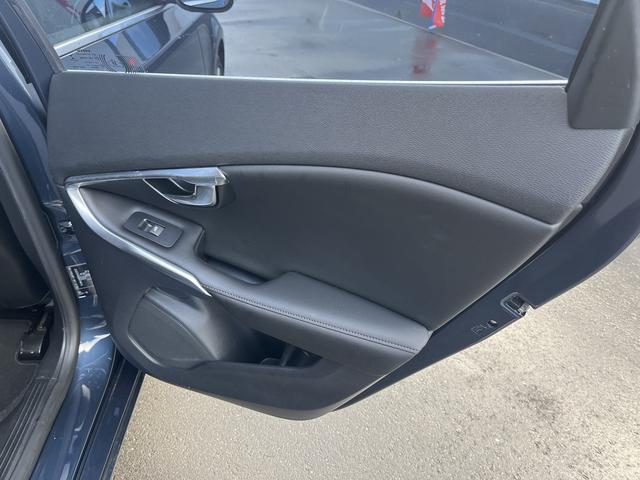 V40 D4 インスクリプション ポールスターパフォーマンス搭載 ボルボシティーセーフティー 経済的なディーゼルモデル(27枚目)