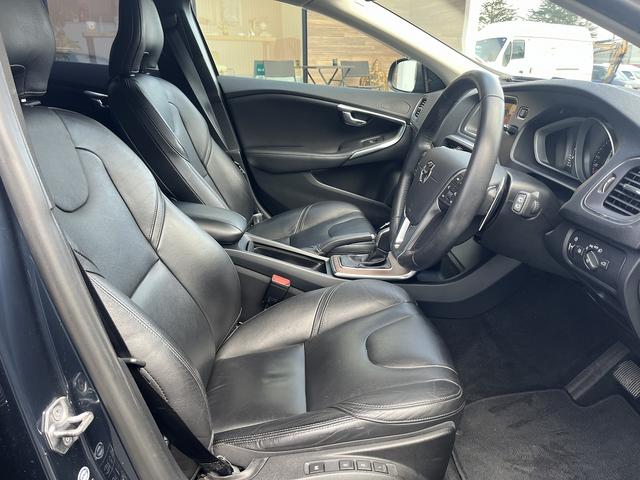 V40 D4 インスクリプション ポールスターパフォーマンス搭載 ボルボシティーセーフティー 経済的なディーゼルモデル(28枚目)