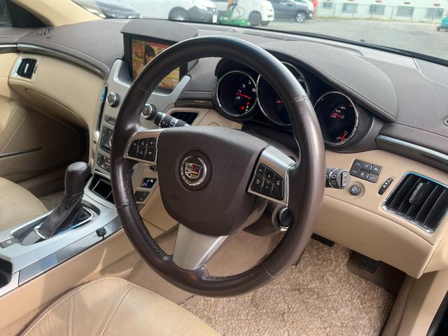 キャデラックＣＴＳスポーツワゴン ３．０プレミアム　ＥＴＣ　社外地デジテレビ　パノラマサンルーフ　パワーバックドア　エアバック警告灯点灯　現状販売（9枚目）