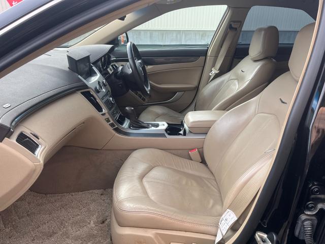 キャデラックＣＴＳスポーツワゴン ３．０プレミアム　ＥＴＣ　社外地デジテレビ　パノラマサンルーフ　パワーバックドア　エアバック警告灯点灯　現状販売（13枚目）