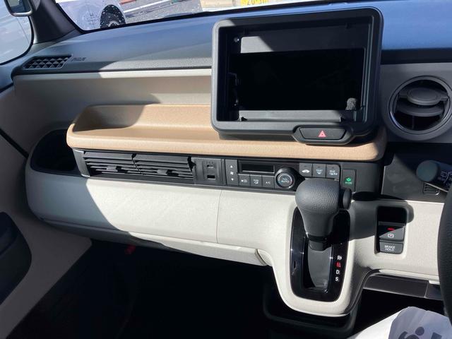 Ｎ－ＢＯＸ ベースグレード　４ＷＤ　バックカメラ　両側スライド・片側電動　クリアランスソナー　オートクルーズコントロール　レーンアシスト　衝突被害軽減システム　オートライト　ＬＥＤヘッドランプ　スマートキー　アイドリングストップ（4枚目）