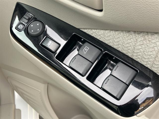 デイズ Ｘ　４ＷＤ　ＥＴＣ　バックカメラ　ナビ　ＴＶ　クリアランスソナー　衝突被害軽減システム　オートライト　スマートキー　アイドリングストップ　電動格納ミラー　シートヒーター　ベンチシート　ＣＶＴ（11枚目）