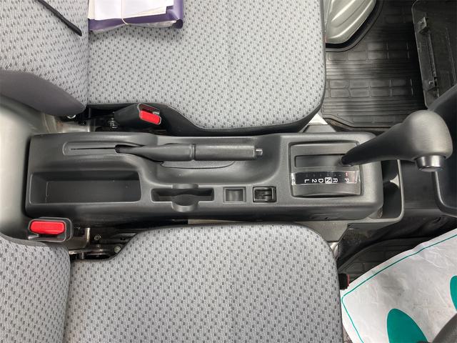 キャリイトラック ＫＣ　４ＷＤ　ＡＴ　衝突被害軽減システム　レーンアシスト　ＥＴＣ　オートライト　ＥＳＣ　エアコン　パワーステアリング　運転席エアバッグ　助手席エアバッグ（8枚目）