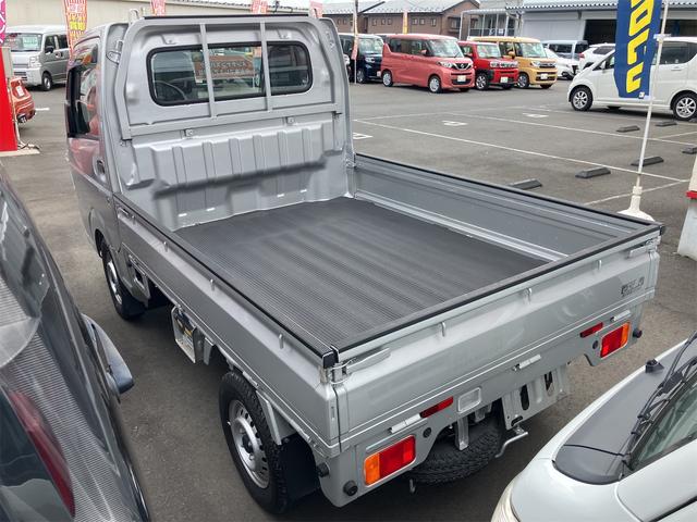 キャリイトラック ＫＣ　４ＷＤ　ＡＴ　衝突被害軽減システム　レーンアシスト　ＥＴＣ　オートライト　ＥＳＣ　エアコン　パワーステアリング　運転席エアバッグ　助手席エアバッグ（16枚目）